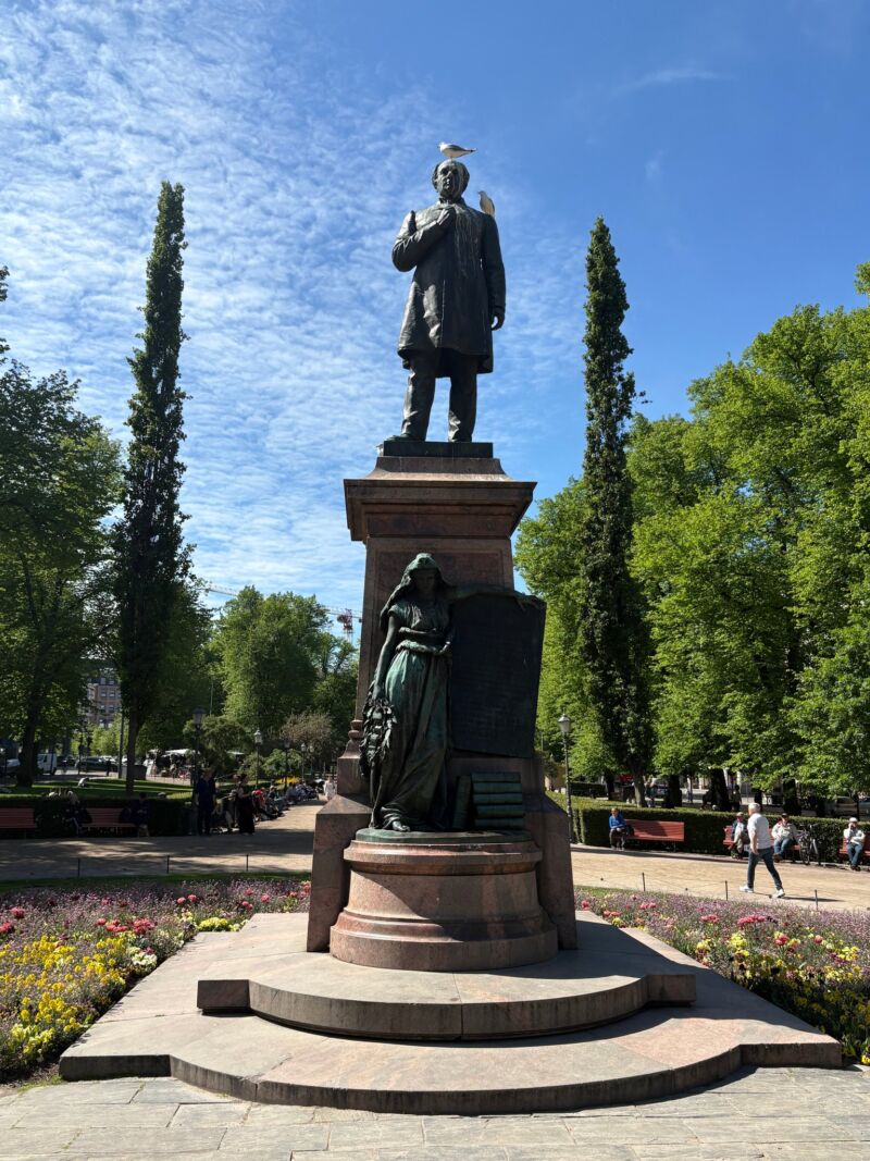 Image for the Tweet beginning: Greetings from Helsinki. They do